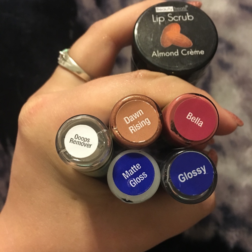 🖤SOLD🖤Lipsense Bundle with free lip scrub